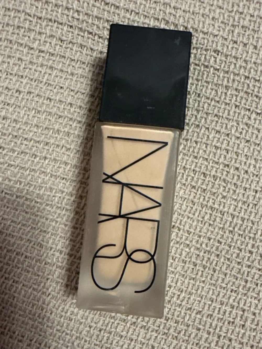 NARS luminous light weight foundation shade light 3